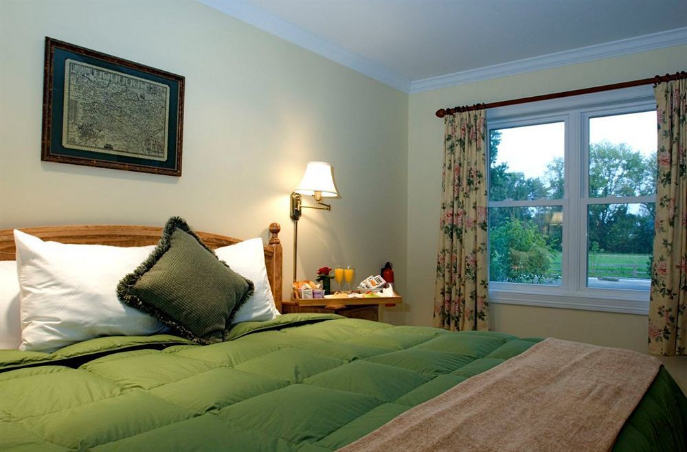 Seven Oaks Bed & Breakfast 日内瓦湖城 外观 照片