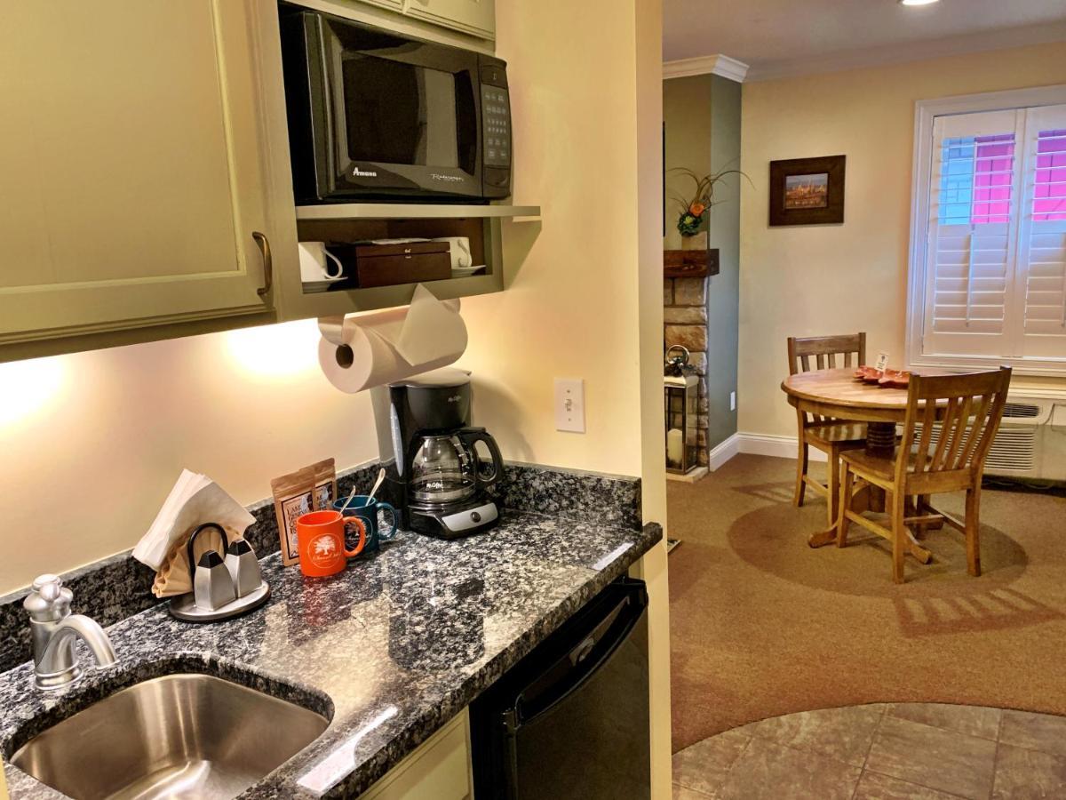 Seven Oaks Bed & Breakfast 日内瓦湖城 外观 照片