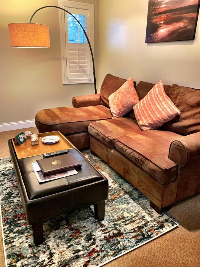 Seven Oaks Bed & Breakfast 日内瓦湖城 外观 照片